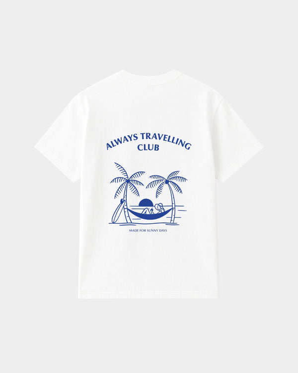 Wit bamboe T-shirt Hammock van Glint Antwerp met blauwe Always Travelling Club-print op de rug, unisex
