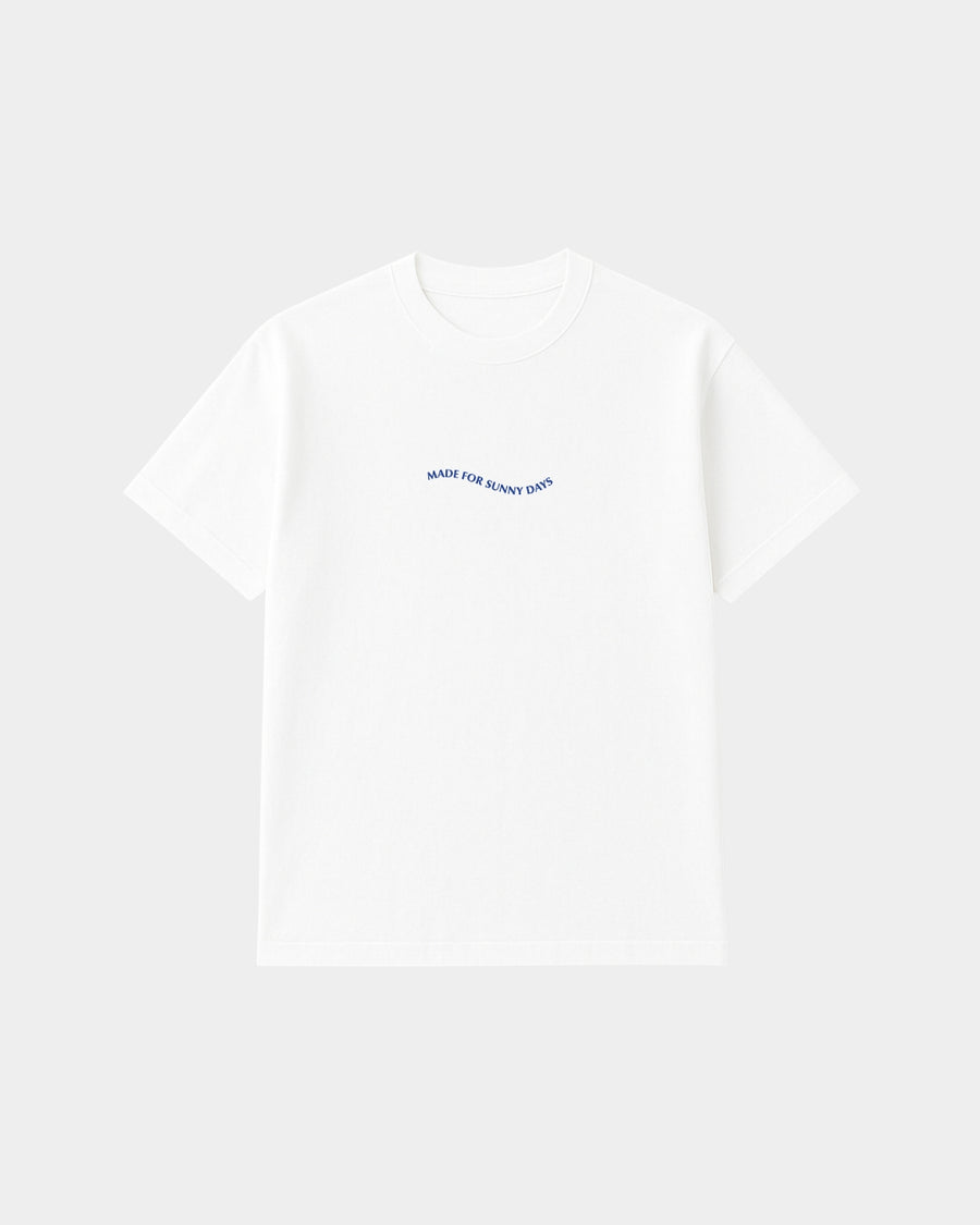 Wit bamboe T-shirt Made For Sunny Days van Glint Antwerp met blauw borduursel op de borst, unisex