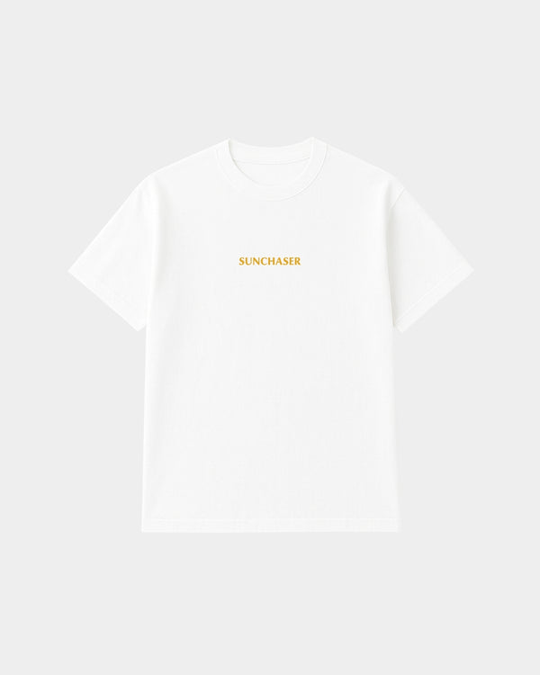 Wit bamboe T-shirt Sunchaser van Glint Antwerp met geel borduursel op de borst, unisex
